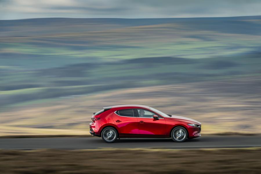  Mazda3 Skyactiv-G Sport Lux Hatchback 2019 года  (UK) (фото 39 из 91)
